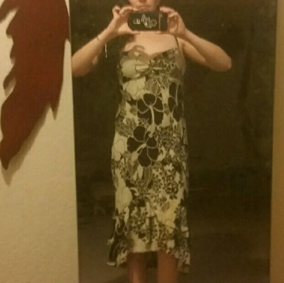 BCBGMaxAzria Floral Dress - Picture 4 of 5